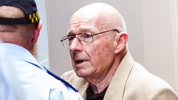 Former detective Roger Rogerson has taken the stand at his murder trial.