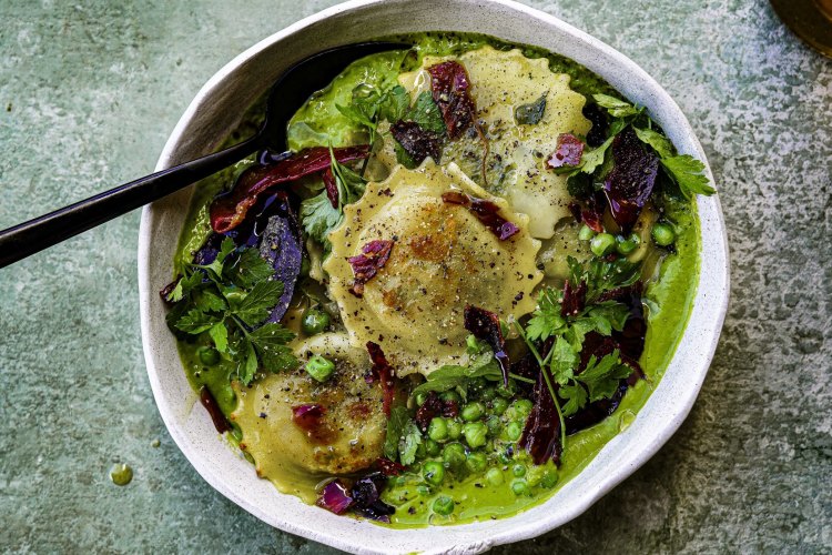 Ravioli "pea 'n' ham" bowls.