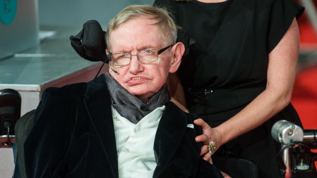 Physicist Stephen Hawking will answer AI questions on Reddit after supporting a call for researchers to tread carefully.