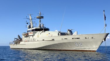 Sources have confirmed the HMAS Wollongong was the navy ship that intercepted the asylum seekers.