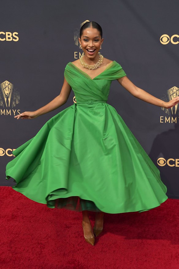 Yara Shahidi arrives at the 73rd Primetime Emmy Awards wearing Dior.