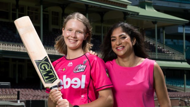 Carly Leeson and Lisa Sthalekar at the Sydney Cricket Ground. 
