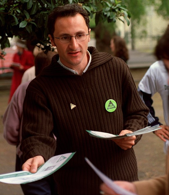 Richard Di Natale handing out how-to-vote cards at Errol Street Primary School in North Melbourne.