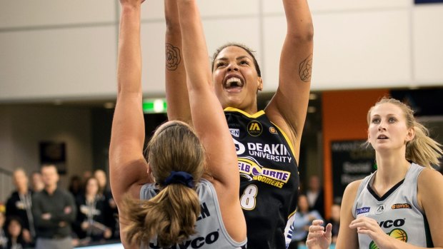 Liz Cambage makes the shot that puts Melbourne Boomers ahead of Dandenong Rangers. 