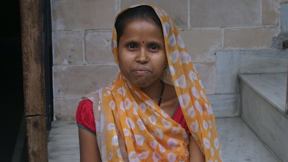 Rubina Amin's husband divorced her, declaring she was no longer attractive to him.