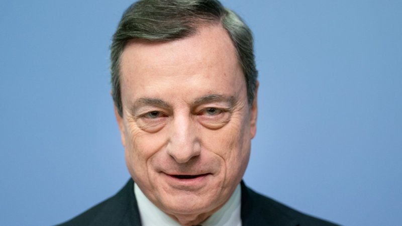 ECB's Mario Draghi says economic risks tilt to 'downside'