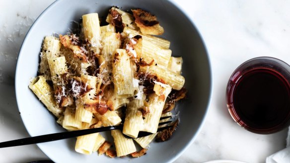 Roman pasta alla grica.