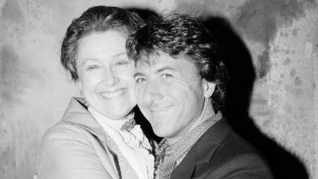 Elizabeth Wilson and Dustin Hoffman in 1980.