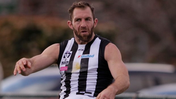 Travis Cloke is headed for the Bulldogs, according to Nick Maxwell.