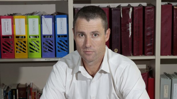 Australian Education Union ACT branch secretary Glenn Fowler wants the ACT government to explain why the federal kit should be used by Canberra teachers. 