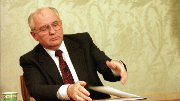 Gorbachev closes his resignation speech after delivering it on Soviet television in 1991.
