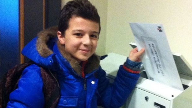 Ahmed, a 12-year-old Syrian migrant, mails a letter to the King of Sweden.