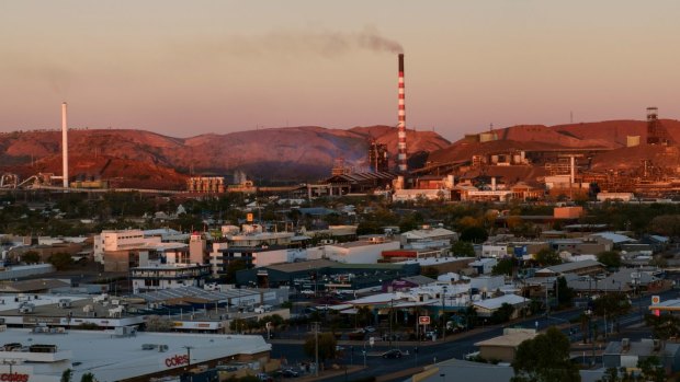 Mt Isa from the City Lookout.