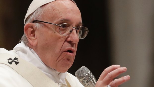 Pope Francis: use of phones during services a "very ugly thing."