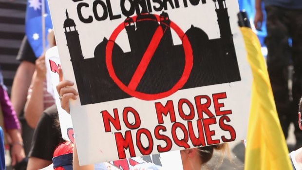 Anti-mosque protestors in Bendigo on October 10, 2015.