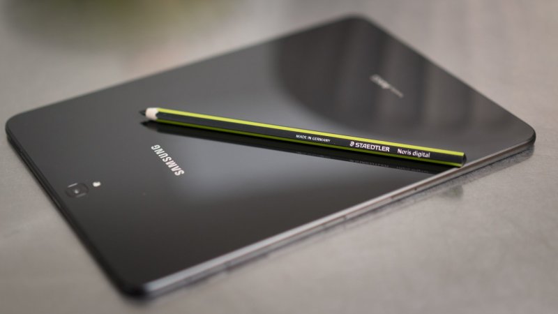 samsung galaxy tab with pencil