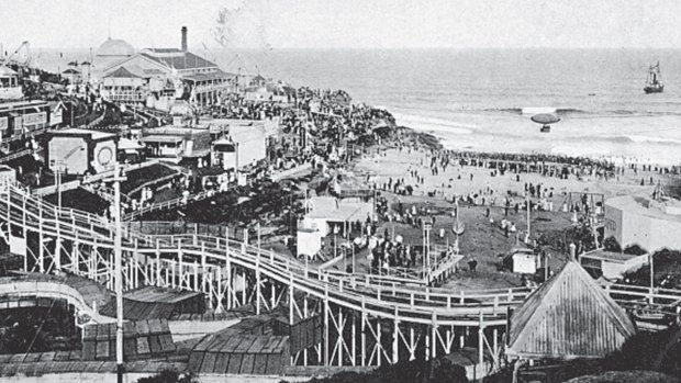 Wonderland City fun park at Tamarama beach, Sydney c1907. The park included an airship and a Switchback Railway. 
