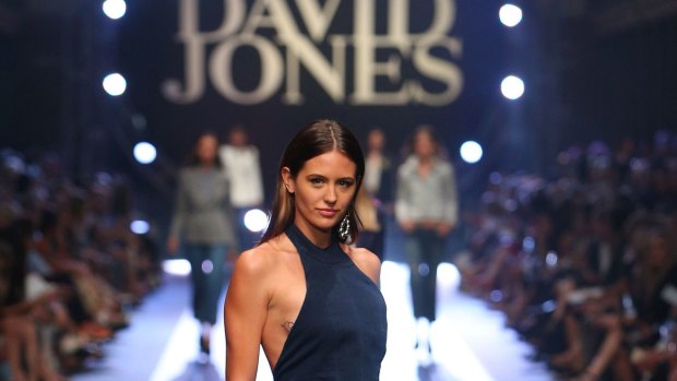Jesinta Campbell on the runway at the Virgin Australia Melbourne Fashion Festival.