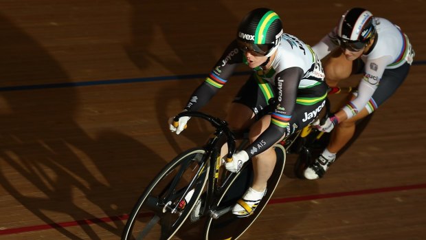 Anna Meares races out in front of world champion Kristina Vogel of Germany.