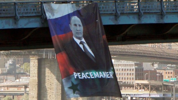Russia is accused of flying its jets into Estonian and Finnish airspace. In a banner that mysteriously appeared on the Manhattan Bridge in New York on Thursday, Russian President Vladimir Putin is depicted as a peacemaker.