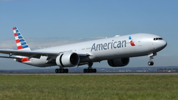 American Airlines claims to have refunded the woman, but she denies having received anything from the airline. 
