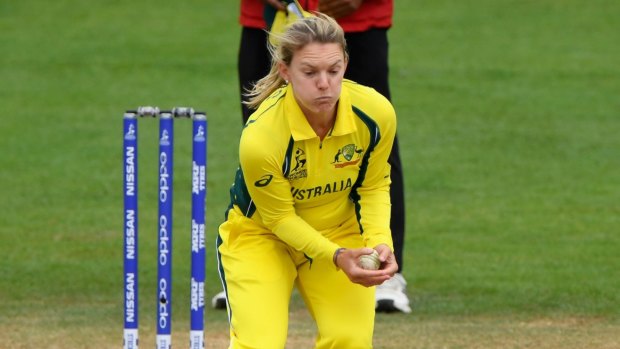 Kristen Beams snares the wicket of India batsman Mithali Raj during the pool stage.