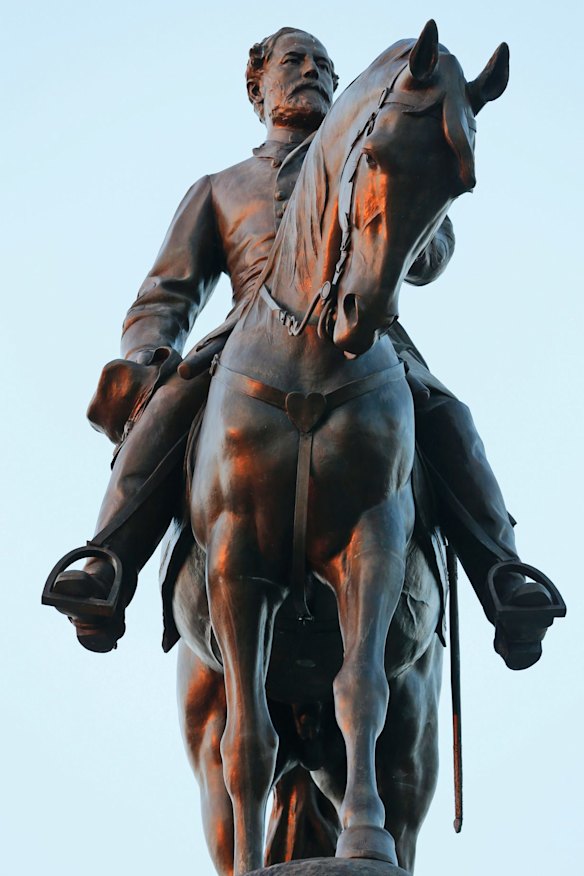 A statue of Confederate general Robert E. Lee that stands on Monument Avenue in Richmond, Virginia.