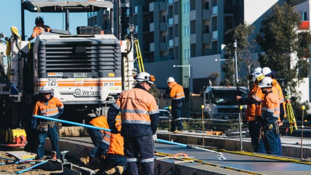 Work on the Canberra light rail is doing a lot of heavy lifting in the ACT economy, according to a new report by Deloitte.