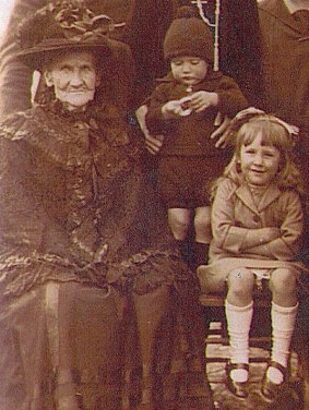 Jane Pascoe with two of her descendants circa 1900.
