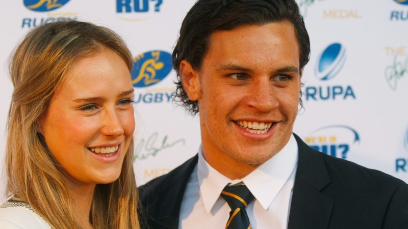 Ellyse Perry Hits Winning Runs For Sydney Sixers Then Marries Matt Toomua Ellyse is not only the youngest ever cricketer, male or. ellyse perry hits winning runs for