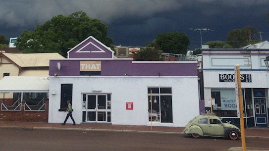 Contentious building proposals, including one for Baywater's town centre, have prompted Perth councils to push for planning reform. 
