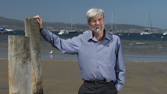 Senior CSIRO scientist John Church: cuts will make it difficult for Australia to uphold its part of the Paris deal. 