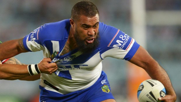 SYDNEY, AUSTRALIA - SEPTEMBER 12: Frank Pritchard of the Bulldogs makes a break during the NRL Elimination Final match between the Canterbury Bulldogs and the St George Illawarra Dragons at ANZ Stadium on September 12, 2015 in Sydney, Australia.  (Photo by Brett Hemmings/Getty Images)