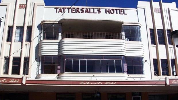 "What's a university doing owning a pub?": The Tattersalls Hotel in Armidale. 