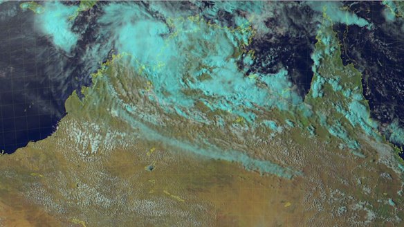 Cyclone Blanche: Record-breaking storm drenches Darwin, batters Top End