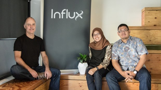 Influx co-founder Leni Mayo, with employees Kandianawati and Basilius Prabawa.