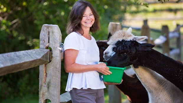 Geraldine Brooks lives with her family on a rural property at Martha's Vineyard, in Massachusetts, where they grow organic vegetables and have pet alpacas.