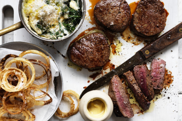 Best steak: Serve with creamed spinach and crispy onion!