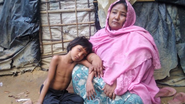 Noorjahan and her six-year-old daughter.