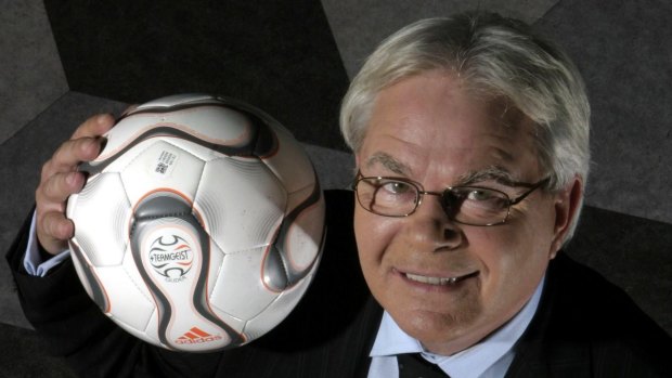 Les Murray, says a former colleague, "wanted football to unite us".