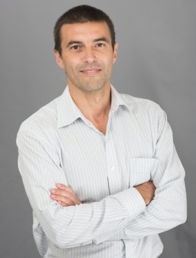 Professor Massimo Hilliard.