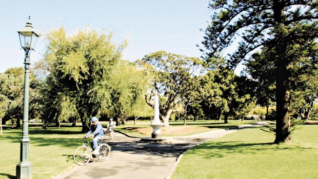 St.  Vincent  Gardens in South Melbourne started as a racetrack in the 1850s.