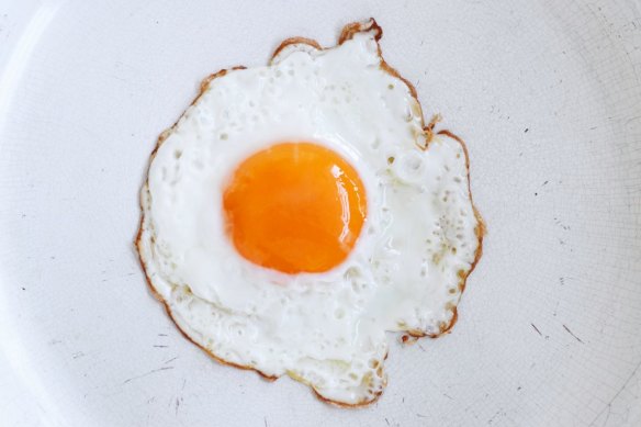 The perfect lacy edged fried egg.