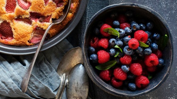 Serve the berries with a cake for afternoon tea.