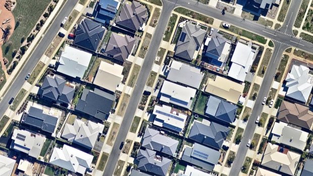 Solar panels on houses at Digby Circuit, Carawa Street and Rylstone Crescent.