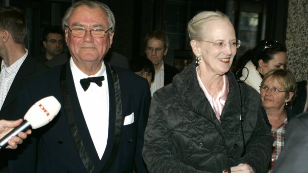 Danish Prince Henrik "loves his wife, but has difficulties with the queen as an institution".