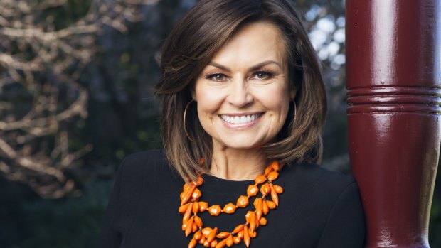 Lisa Wilkinson has capitalised on Armytage's embarrassing <i>Sex and the City</i> skit by tweeting Davis, inviting her to appear on her rival breakfast show. 