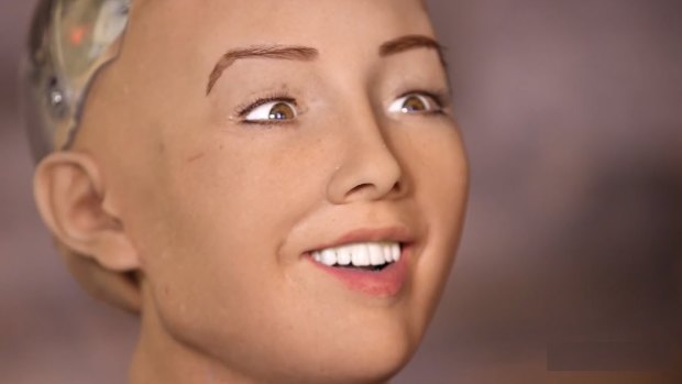 pause Personligt At forurene Why Sophia the robot is not what it seems