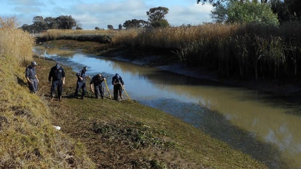 The search continues: police scour the 8 Mile irrigation channel for evidence