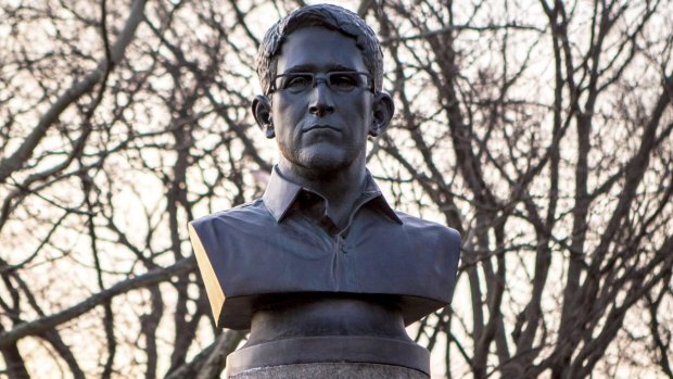A large bust of Edward Snowden in Fort Greene Park, Brooklyn, by ANIMALNewYork, a group of anonymous artists in 2015.
